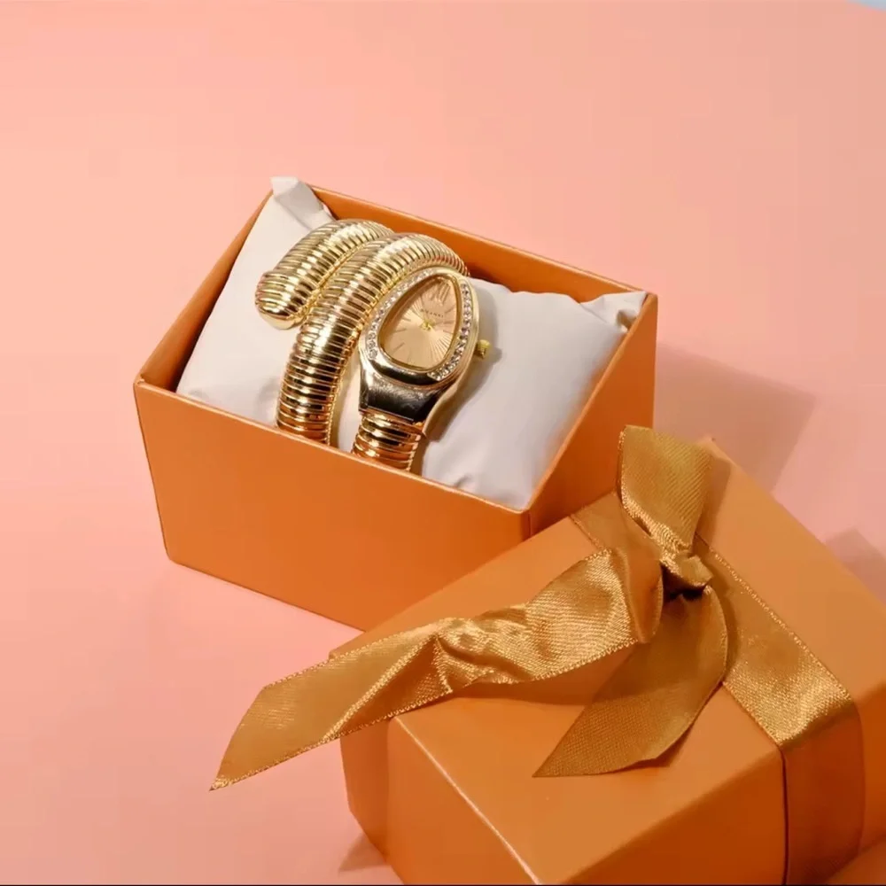 Serpenti Elegant Gold Women's Watch Bracelet Set